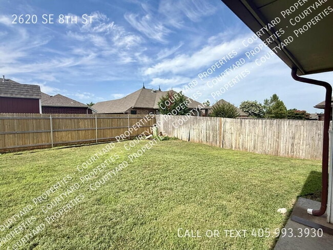 Photo - 2620 SE 8th St