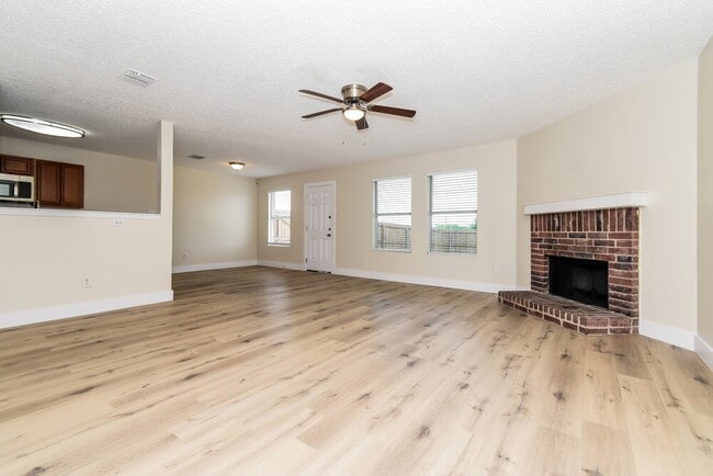 Photo - 2327 Graystone Dr