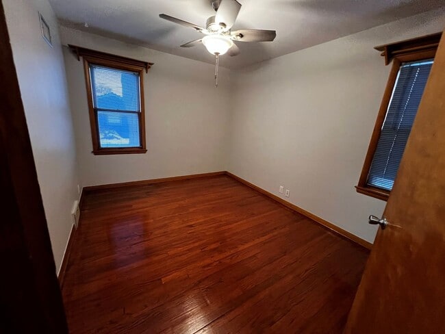Building Photo - Large 3BR Single Family in St. Francis!! Rental