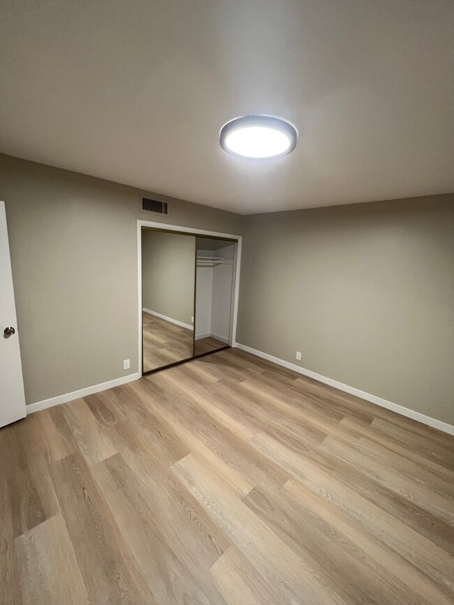 Photo - Mulberry West