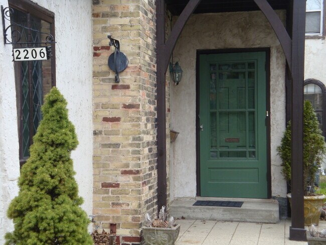 2206 lower entrance - 2206 E Stratford Ct Unit 1