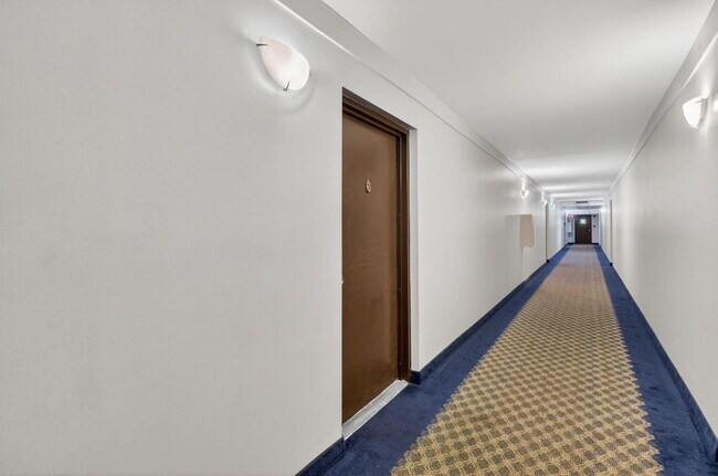 Photo - 480 NW 20th St Unidad 205