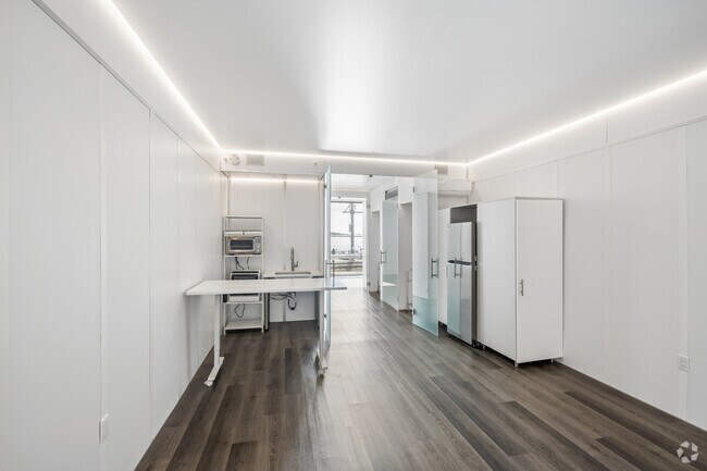 1BR, 1BA - 520SF - Kitchen/ Dining Room