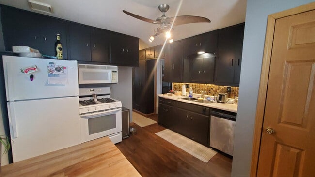 Photo - 1520 S 73rd St