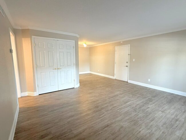 Photo - 305 Wymore Rd Unit Apt 101