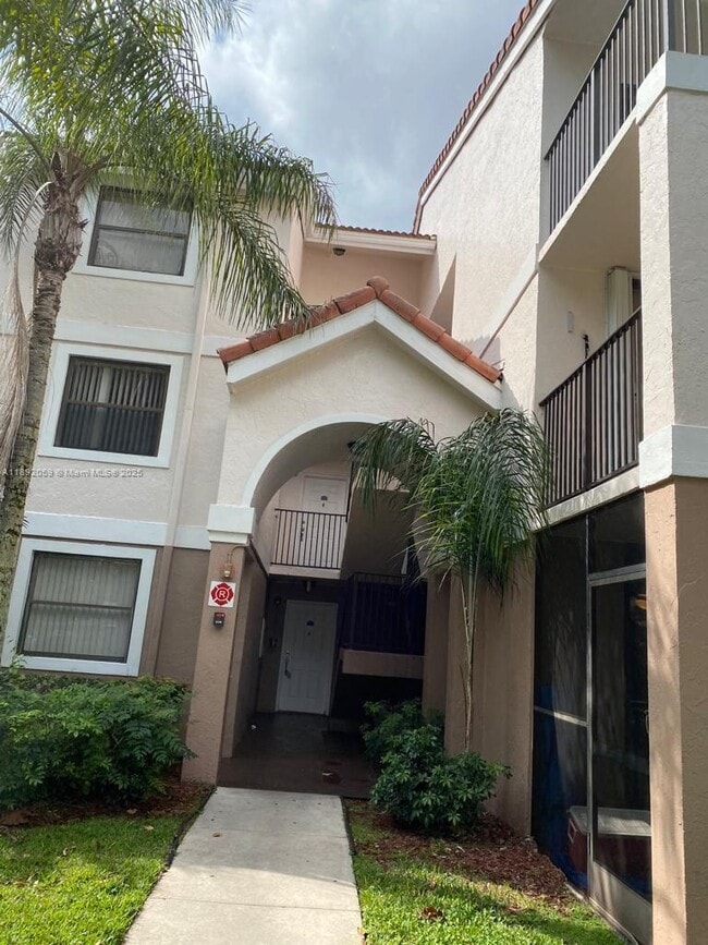Building Photo - 10105 W Sunrise Blvd Unit 201