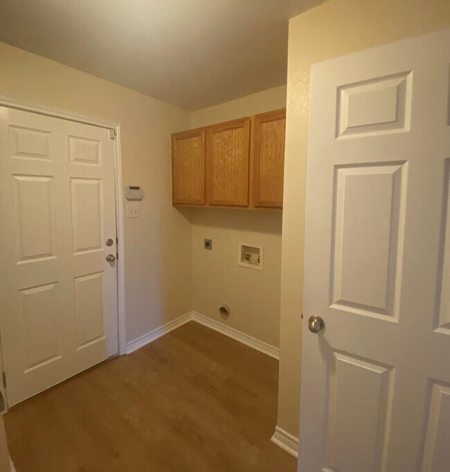 "Charming 3-Bedroom Retreat in College Station with Spacious Living!"