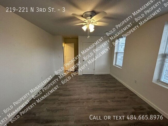Photo - 219-221 N 3rd St.-3 Unidad 3