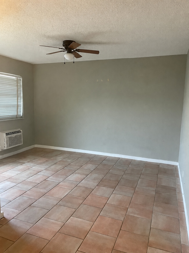 Photo - 702 N L St Unit 702 N L Street #13