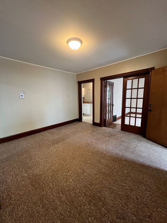 Building Photo - 908 S 6th Ave Unit 908 S. 6th Ave