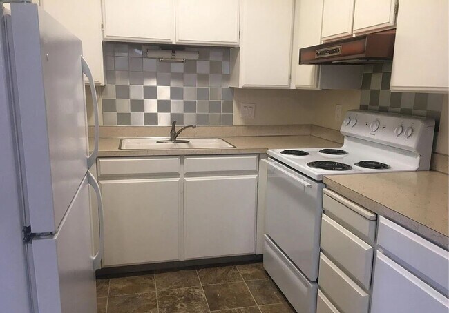 Photo - Charming and clean 1 bed/1 bath in Close-in Northeast Portland Neighborhood! Unit 1311