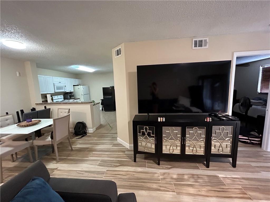 Photo - 5861 Riverside Dr Unit 103