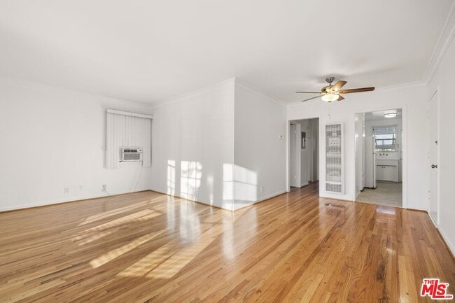 Photo - 5324 Vantage Ave