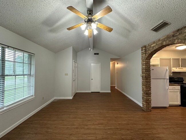 Photo - 201 Barbara St Unit A