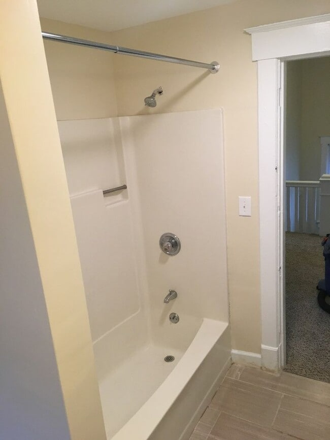 Building Photo - 1445 Unit 3