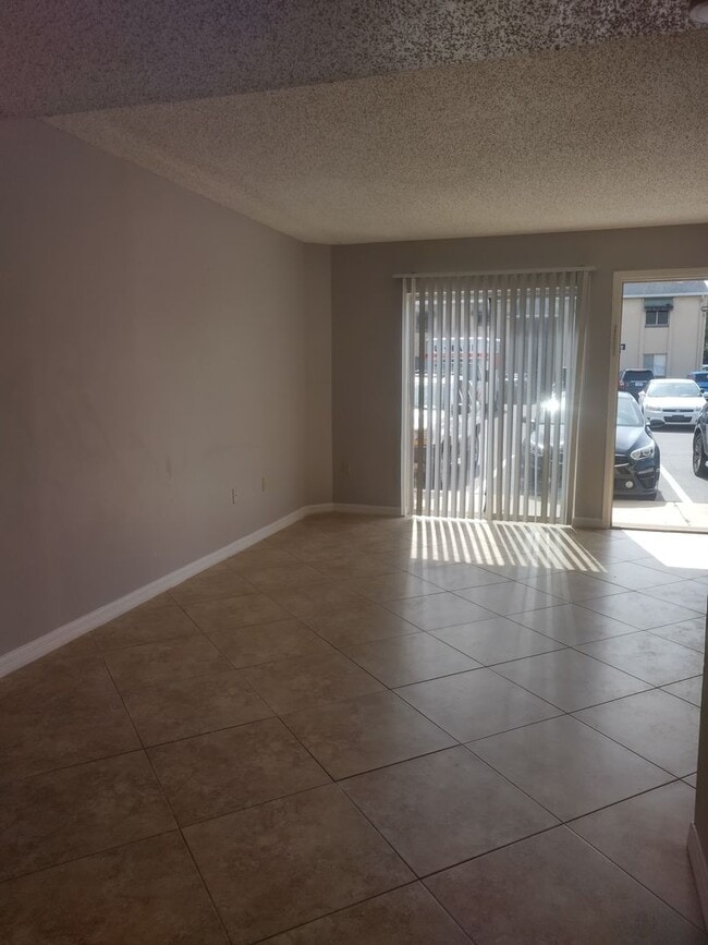 4149 S Semoran Blvd Unidad 17