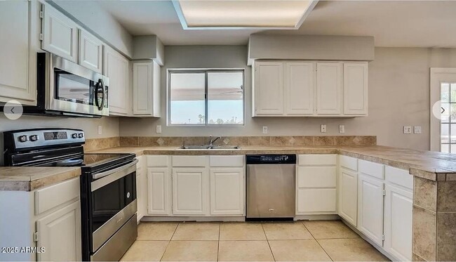 Photo - 16625 S 34th Way