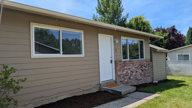 Great duplex unit in Sherwood! - Great duplex unit in Sherwood! House