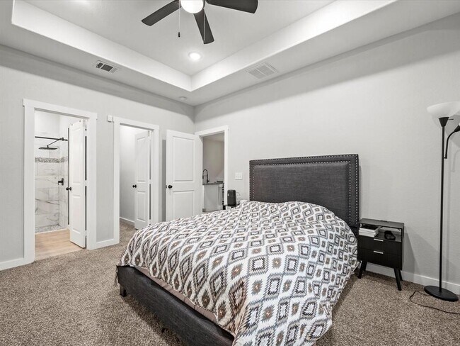 Photo - 16322 Crockett Martin Ests Dr