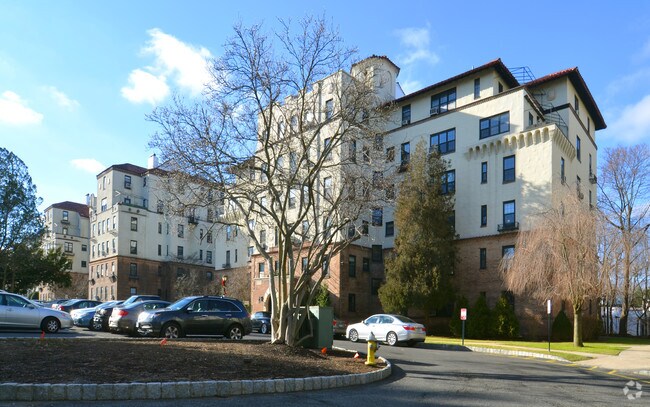 Photo - Wykagyl Garden Apartments