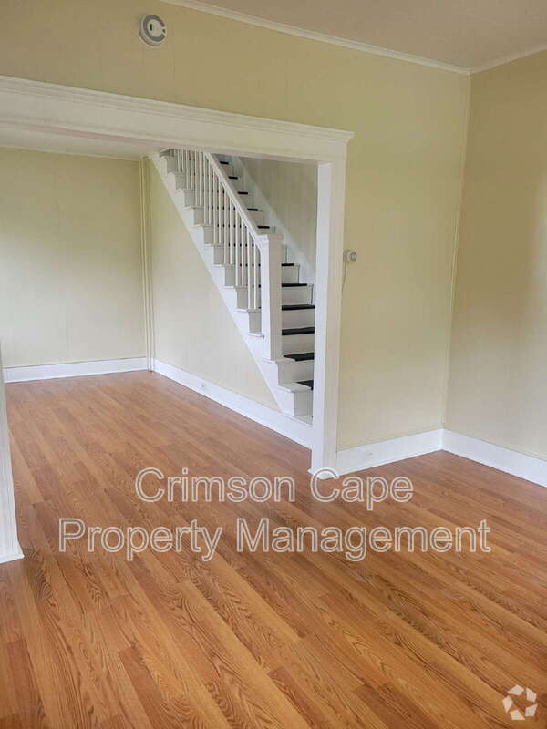 Building Photo - 34 E Church St Rental