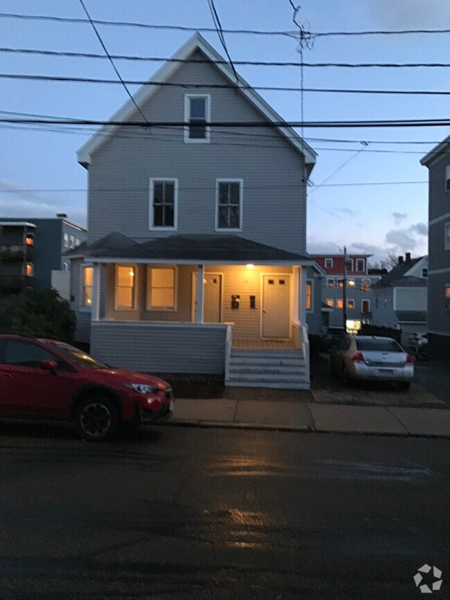 Building Photo - 10 Clarendon Ave Unit 1 Rental