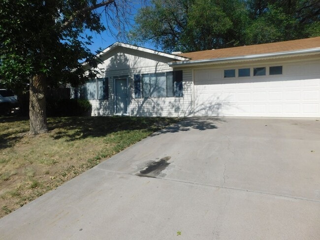 Building Photo - Single Family with Garage Rental