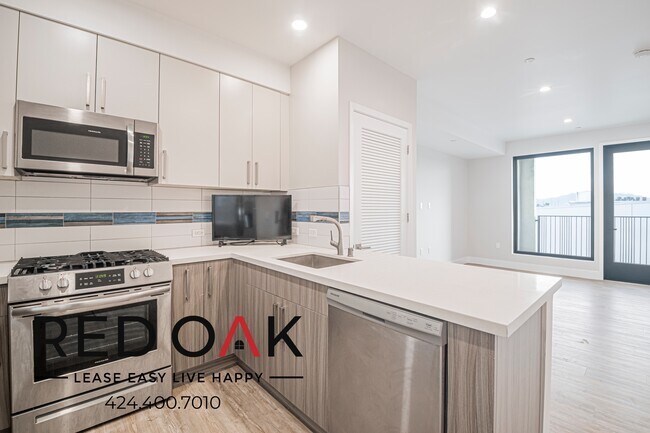 Building Photo - 5550 Bonner Ave Unit 306