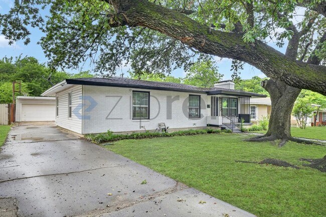 Photo - 2332 Grandview Dr