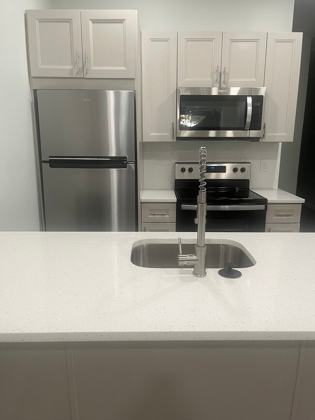 Kitchen - 3761 N 18th St Unit 1