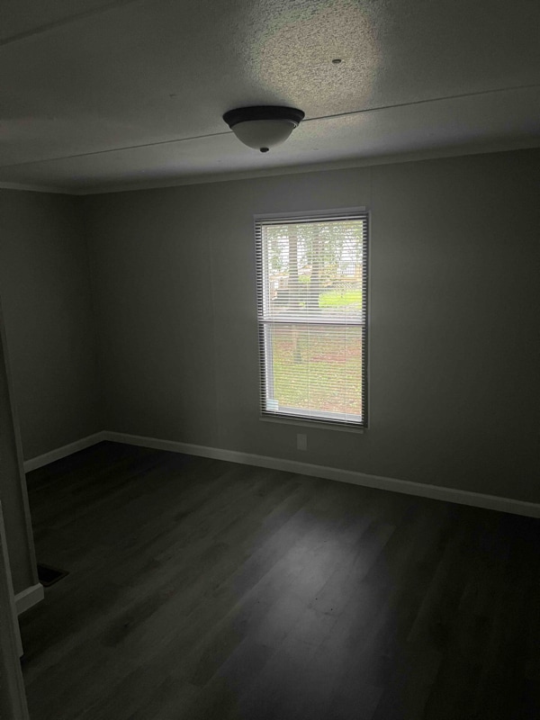 Photo - 302 Cottonwood Ln
