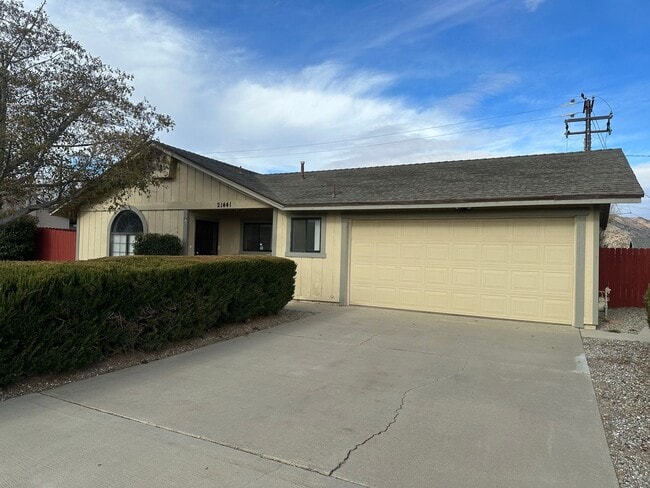 Photo - READY NOW! 3+2 Home In Golden Hills East With Garage!