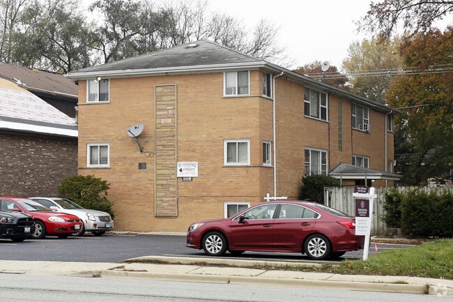 Building Photo - 1511 E Roosevelt Rd Rental