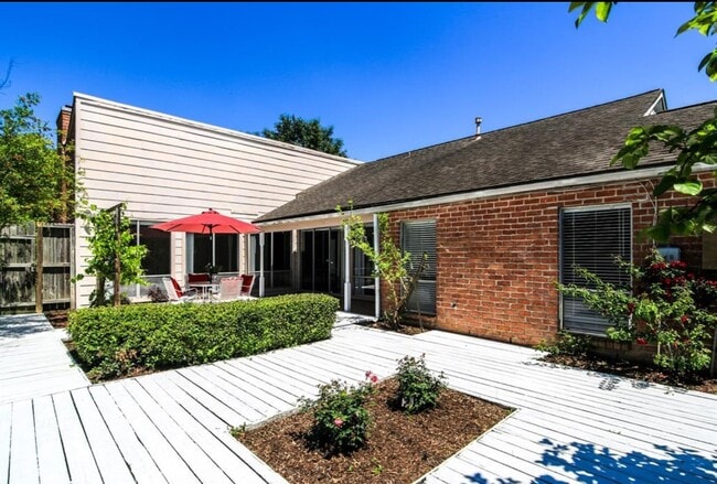 Building Photo - 11423 Wickersham Ln