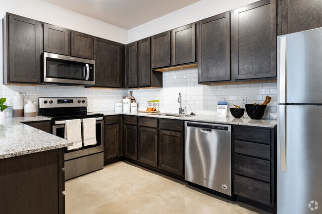 1HAB, 1BA - 721 ft² - The Ridge at Headwaters