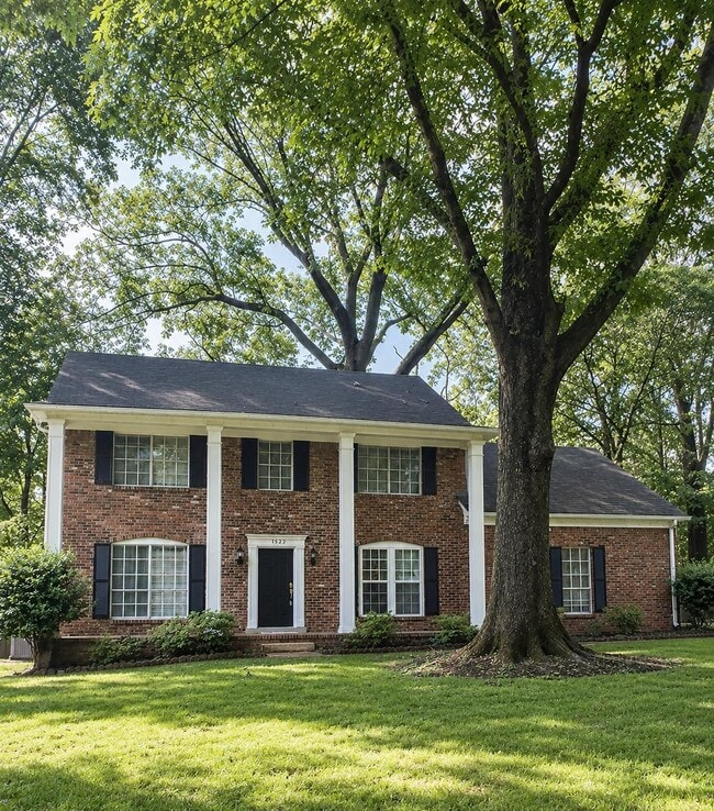 Building Photo - 1562 Holly Hill Dr