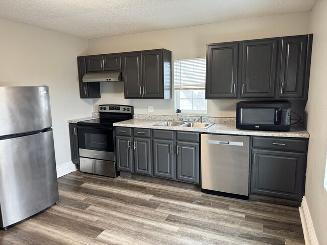 Building Photo - 1916 Faraon St Unit 1916 Faraon St. Apt: 2 St. Joseph, MO 64501