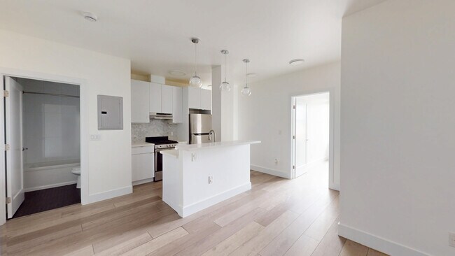 Building Photo - 1408 California St Unit 305