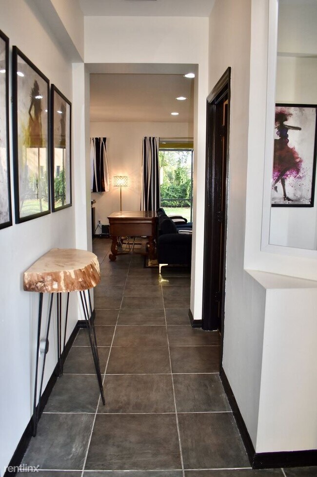 Photo - 3 br, 2.5 bath Townhome - 10101 Tin Maple ...