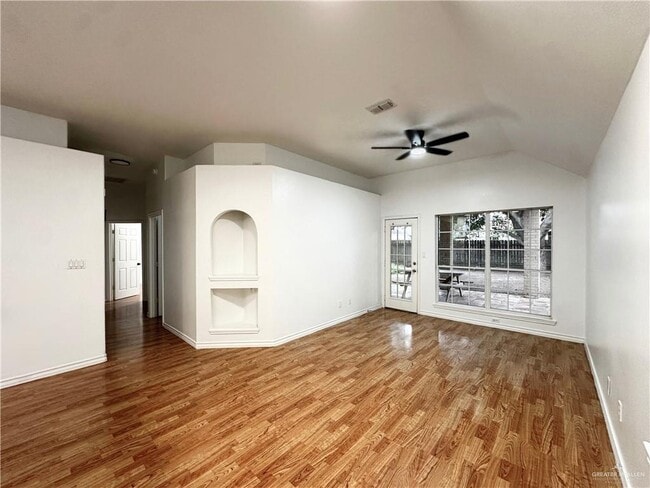 Photo - 16 N 47th St