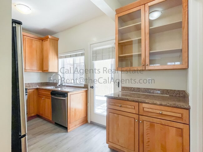 Photo - 909 Adams St