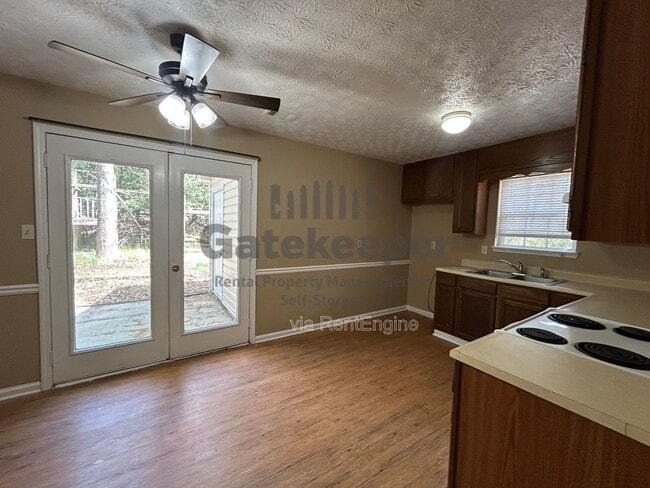 Photo - 101 Autumn Leaf