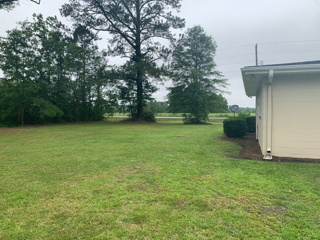 Photo - AVAILABLE NOW! 3 Bedrooms/1 1/2 Bath with Double living room space.