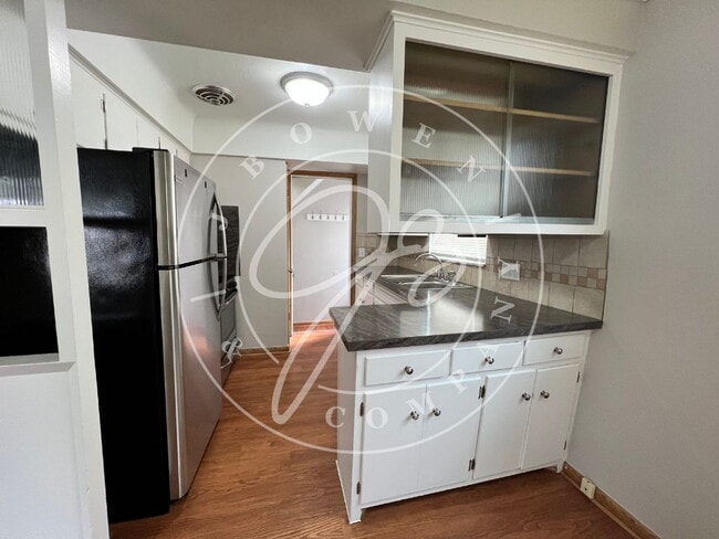 Photo - West Toledo 3-Bedroom Gem on Kingsbury Avenue - Cozy Comfort in Toledo!" Available December 10