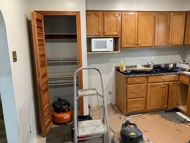 Foto de la cocina n.° 2 - 437 2nd St Unidad 437 2nd street