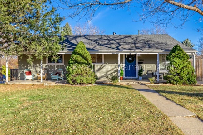Building Photo - 3200 S Grape St Rental