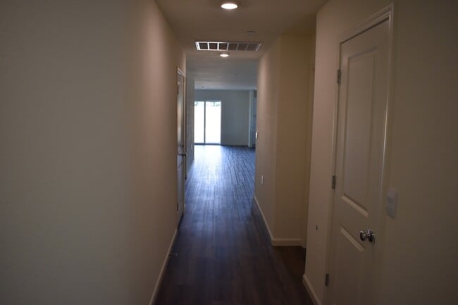 Photo - 685 Marshall Ln