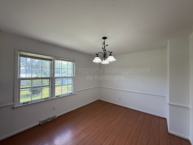 Photo - 1804 Sherwood Dr