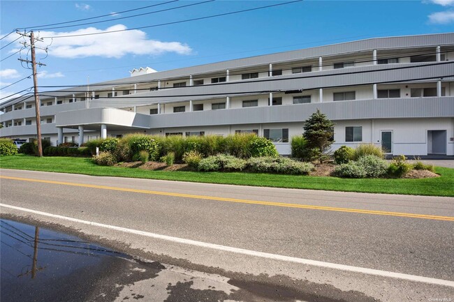 Photo - 585 Dune Rd Townhome