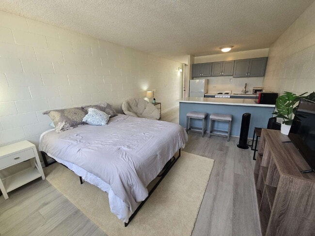 Photo - Renovated Furnished Studio in Salt Lake near Airport Unit 516